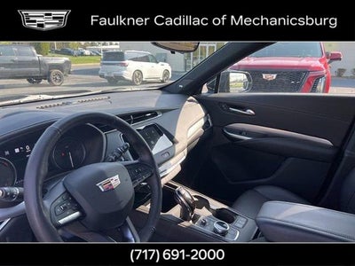 2022 Cadillac XT4 Premium Luxury