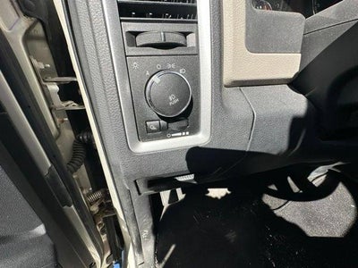 2009 Dodge Ram 1500 4WD Crew Cab 5.6 Ft Box SLT
