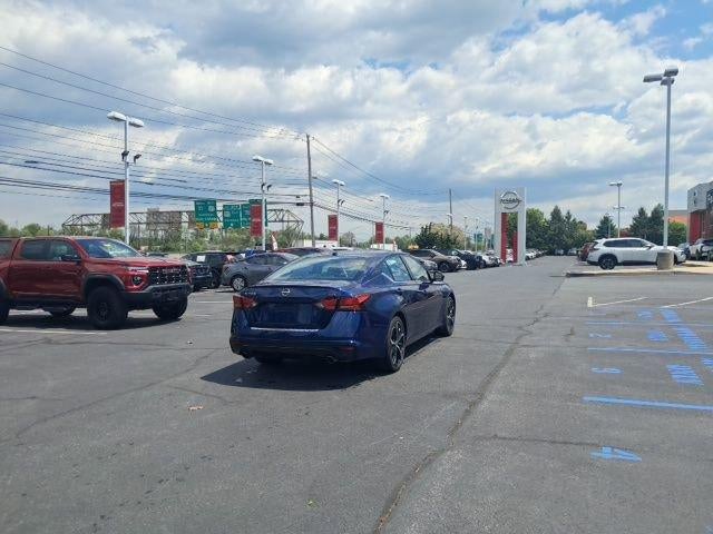 2023 Nissan Altima SR