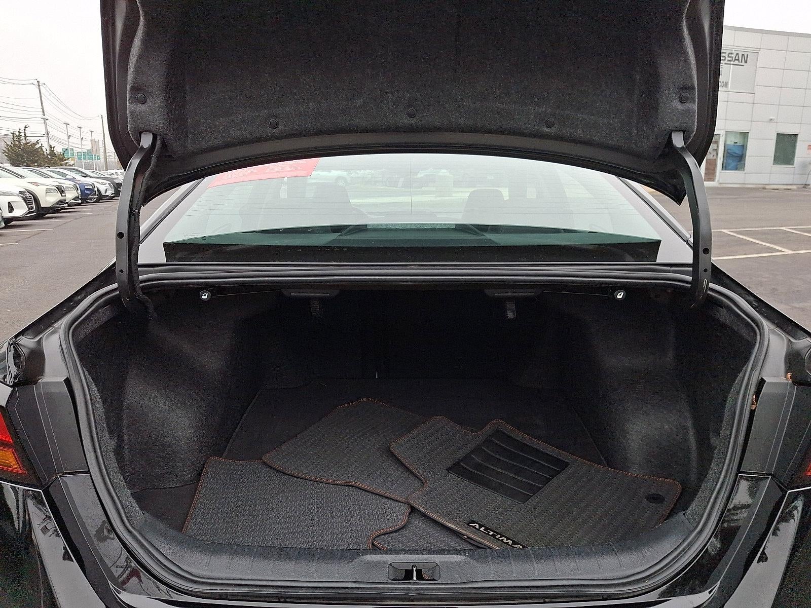 2023 Nissan Altima SR