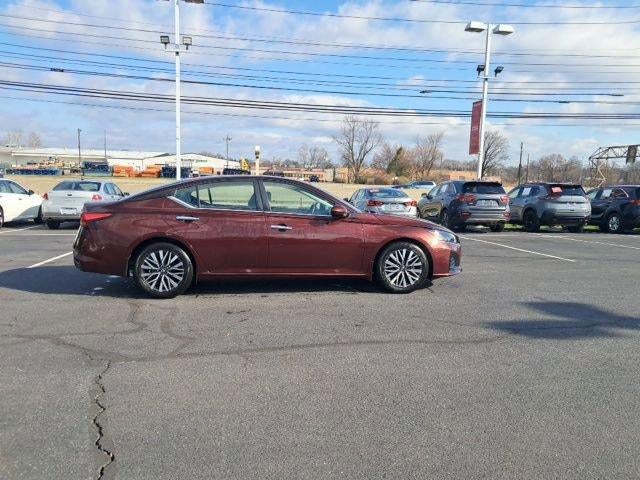 2023 Nissan Altima SV