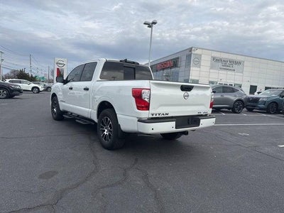 2023 Nissan TITAN Crew Cab SV