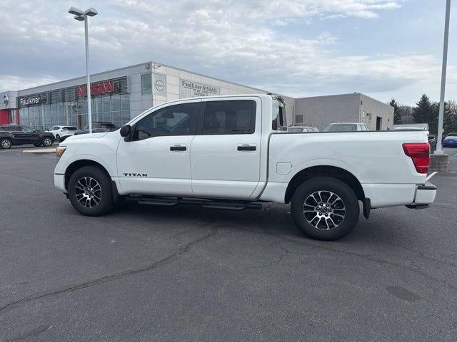 2023 Nissan TITAN Crew Cab SV