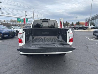 2023 Nissan TITAN Crew Cab SV