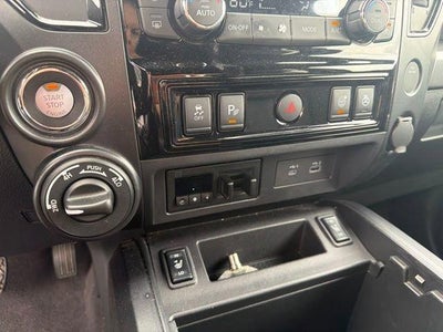 2023 Nissan TITAN Crew Cab PRO-4X®
