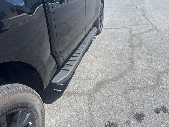 2023 Nissan Titan 4x2 Crew Cab SV
