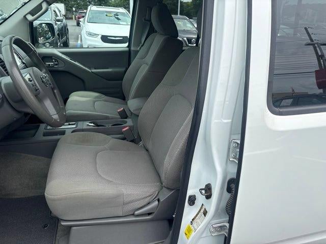2016 Nissan Frontier 4WD Crew Cab SWB Auto SV