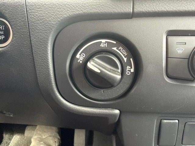2025 Nissan Frontier Crew Cab 4x4 PRO-4X