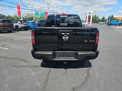 2024 Nissan Frontier Crew Cab 4x4 SL
