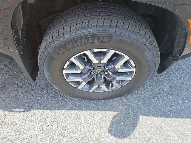 2024 Nissan Frontier Crew Cab 4x4 SL