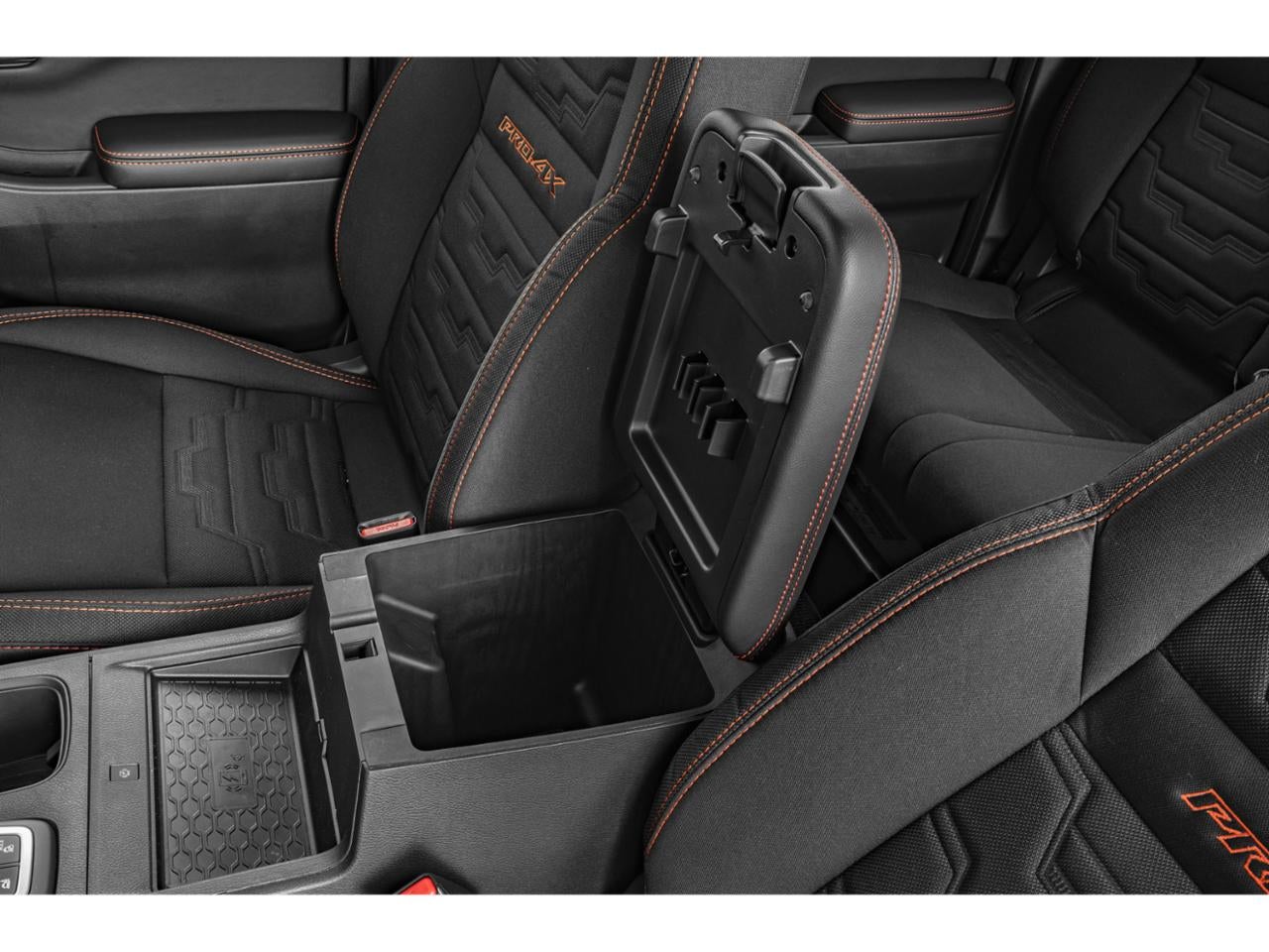 2027 Nissan Frontier Crew Cab 4x4 PRO-4X w/Wheel & Tire Package