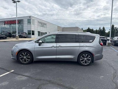 2020 Chrysler Pacifica Limited FWD