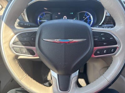 2021 Chrysler Pacifica Hybrid Limited FWD