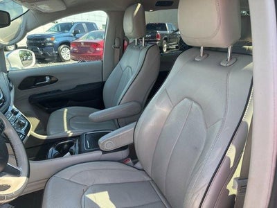2021 Chrysler Pacifica Hybrid Limited FWD