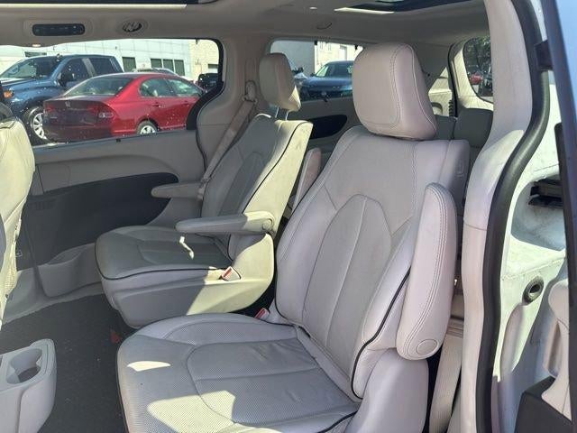 2021 Chrysler Pacifica Hybrid Limited FWD