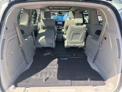 2021 Chrysler Pacifica Hybrid Limited FWD