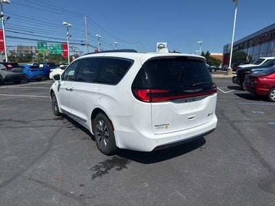 2021 Chrysler Pacifica Hybrid Limited FWD