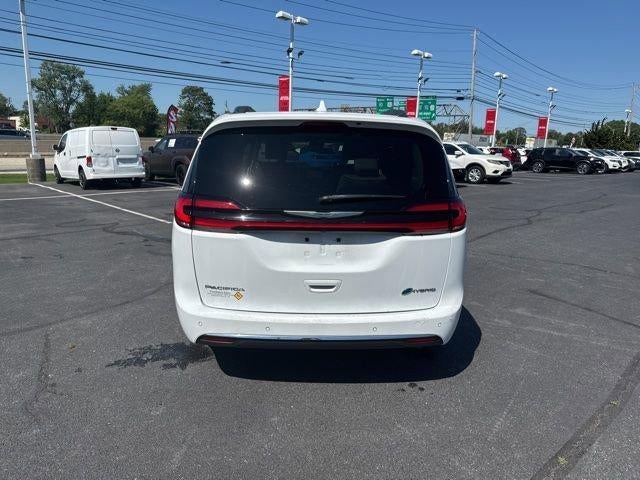 2021 Chrysler Pacifica Hybrid Limited FWD