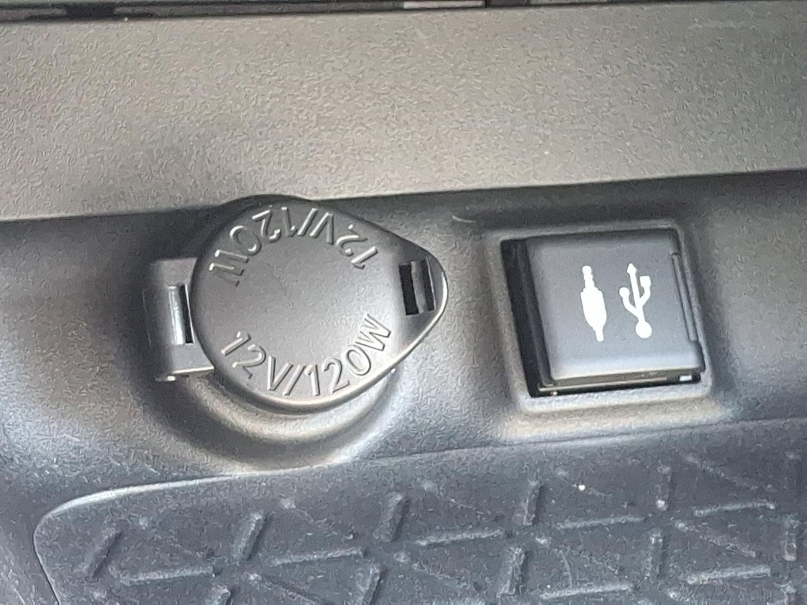 2019 Toyota RAV4 XLE Premium AWD (Natl)