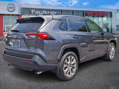 2019 Toyota RAV4 XLE Premium AWD (Natl)
