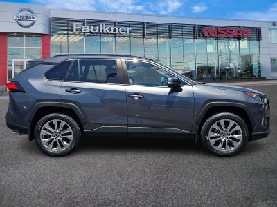 2019 Toyota RAV4 XLE Premium AWD (Natl)