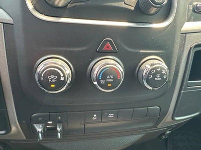 2017 RAM 1500 Express 4x2 Crew Cab 5'7" Box