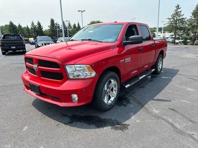 2017 RAM 1500 Express 4x2 Crew Cab 5'7" Box