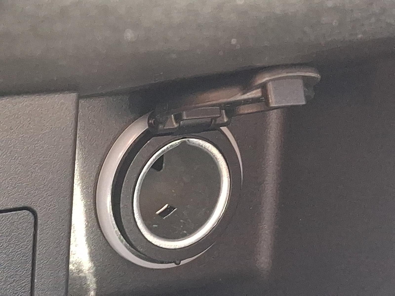 2023 Nissan Kicks SR FWD