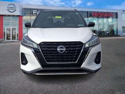 2023 Nissan Kicks SR