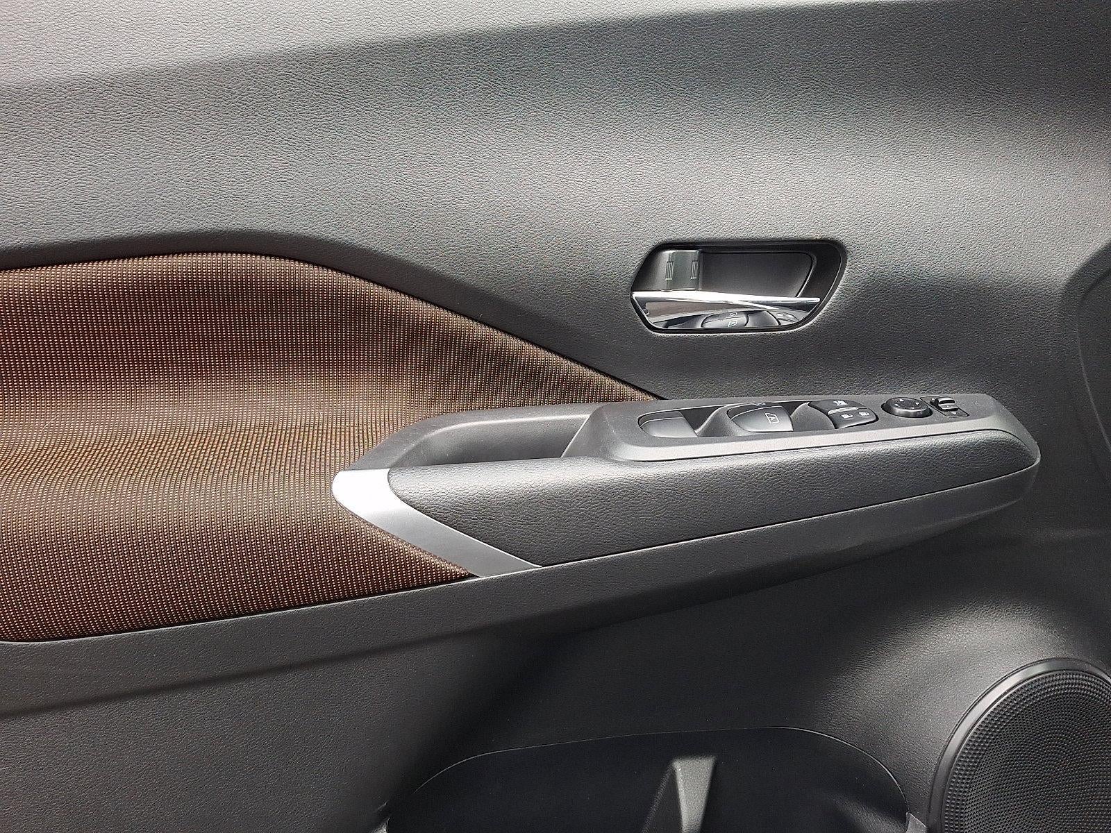 2022 Nissan Kicks SR