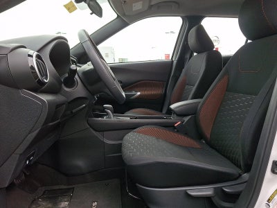 2022 Nissan Kicks SR