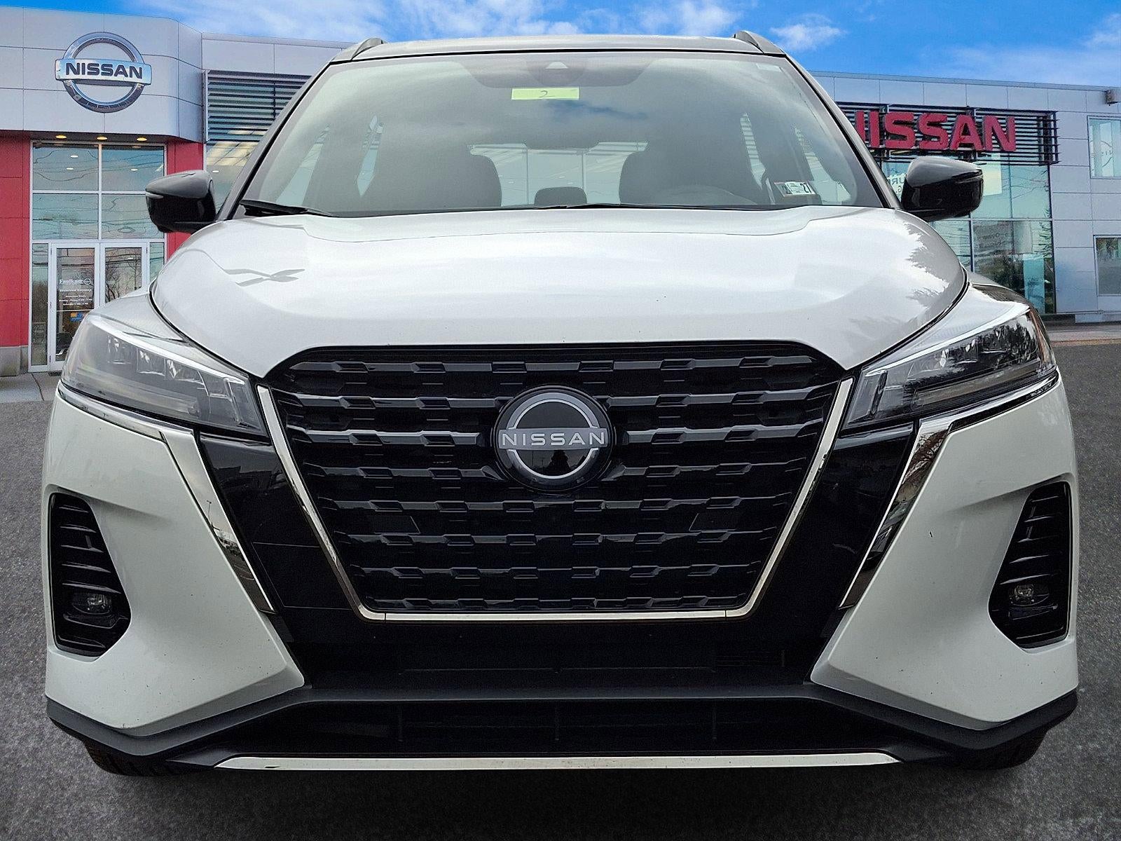 2022 Nissan Kicks SR