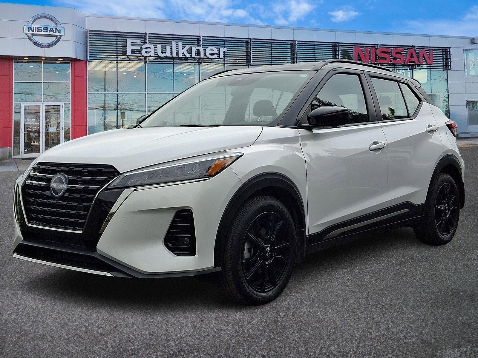 2022 Nissan Kicks SR