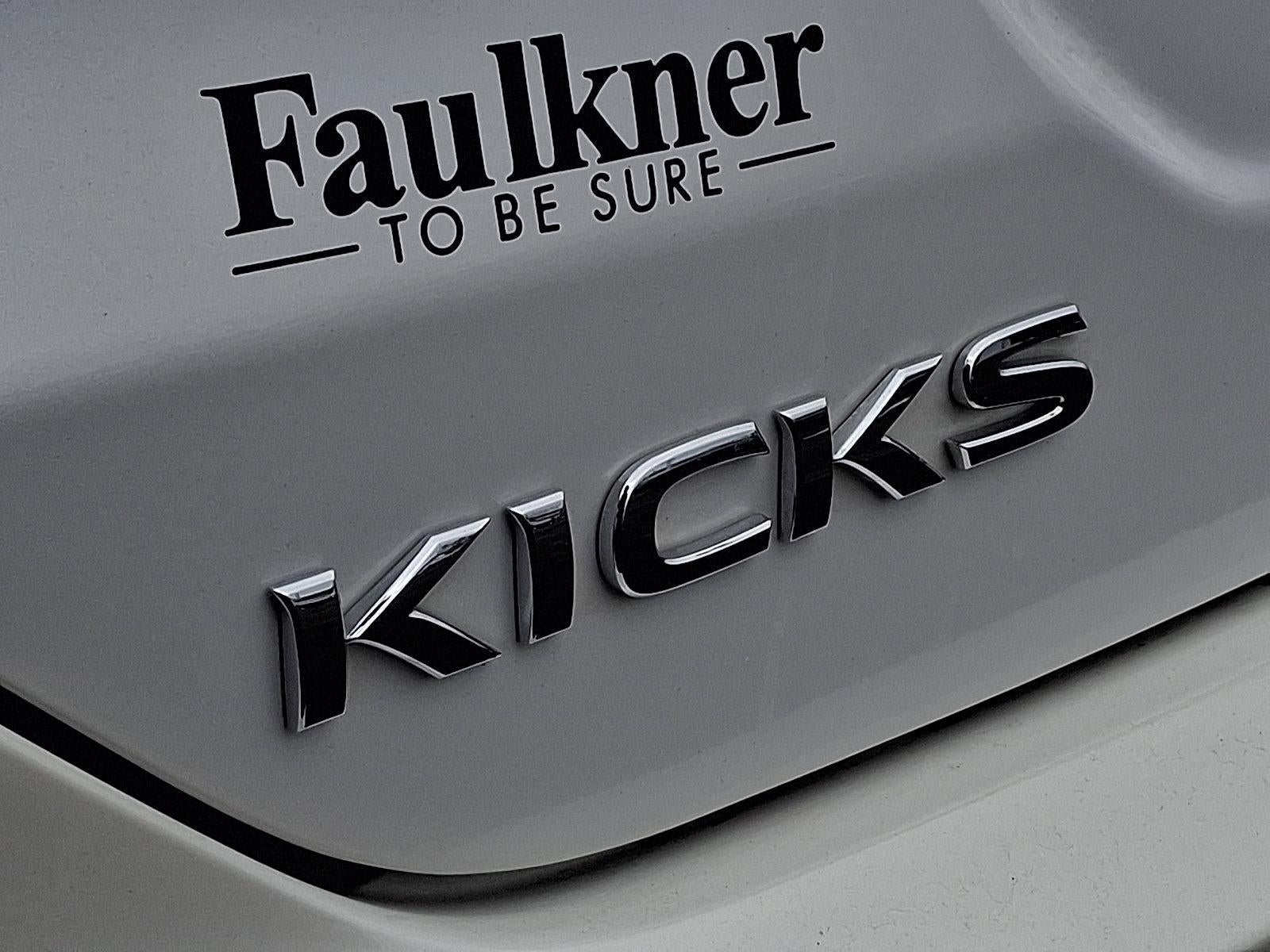 2022 Nissan Kicks SR