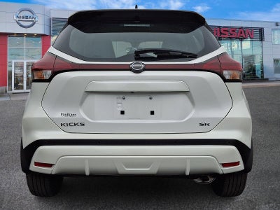2022 Nissan Kicks SR