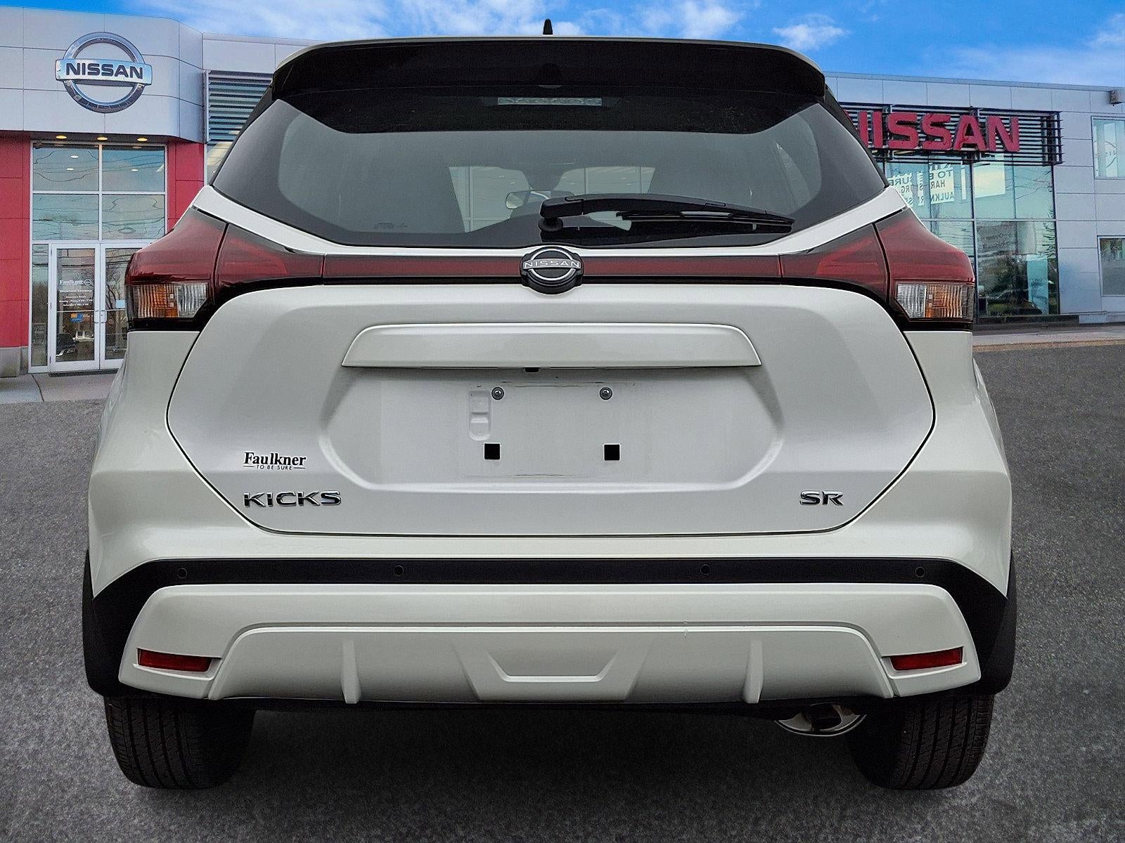 2022 Nissan Kicks SR