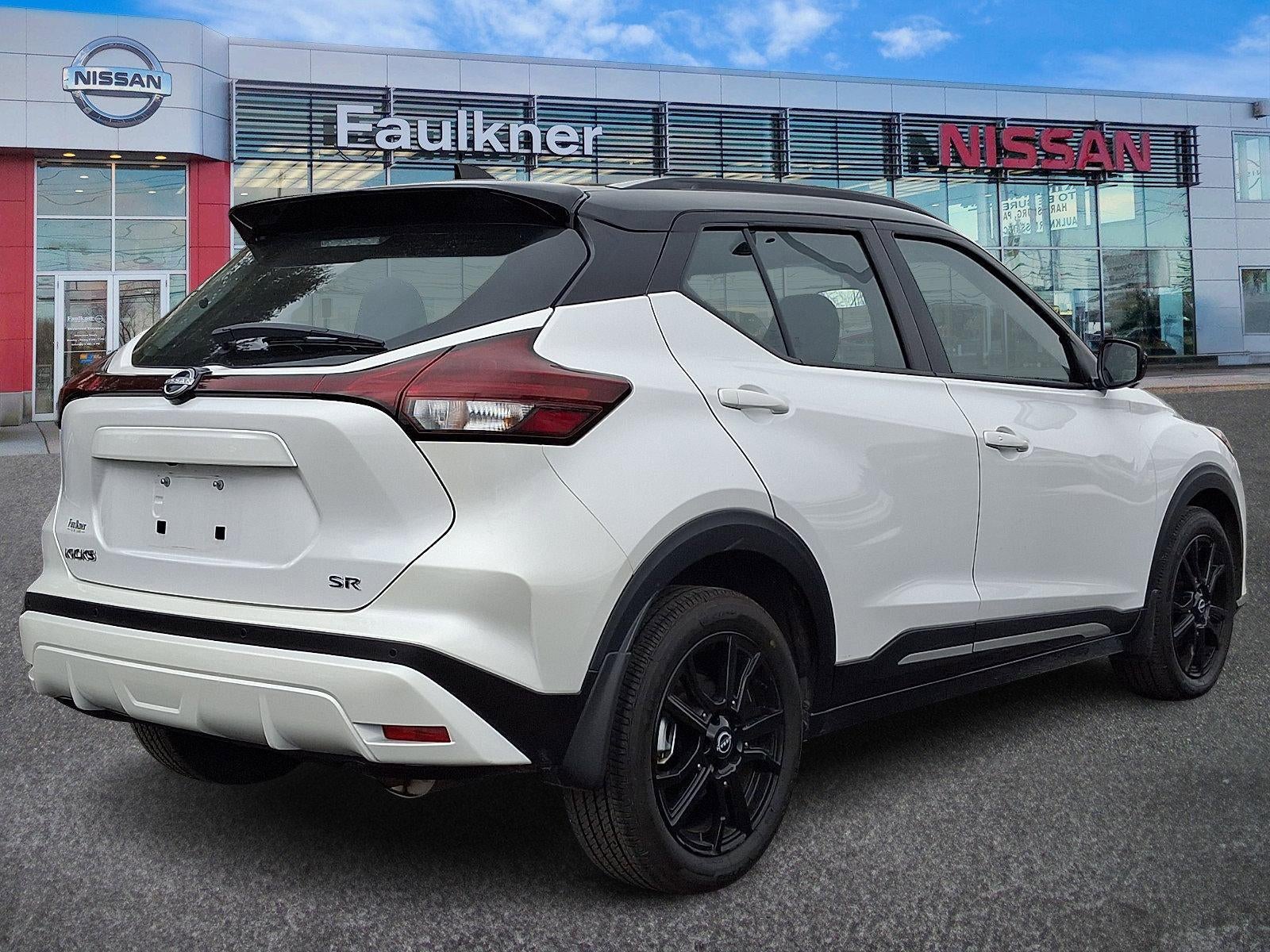 2022 Nissan Kicks SR