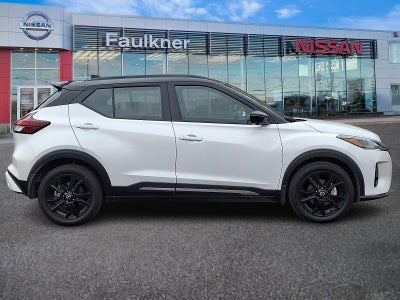 2022 Nissan Kicks SR