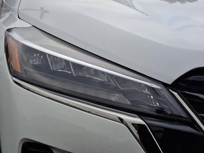 2022 Nissan Kicks SR