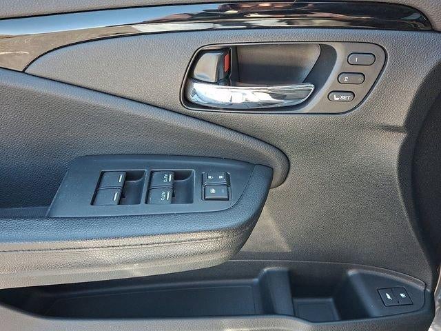 2016 Honda Pilot AWD 4dr Elite with DVD Rear Entertainment System and Navigation