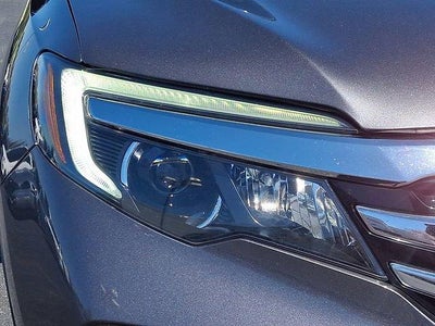 2016 Honda Pilot AWD 4dr Elite with DVD Rear Entertainment System and Navigation