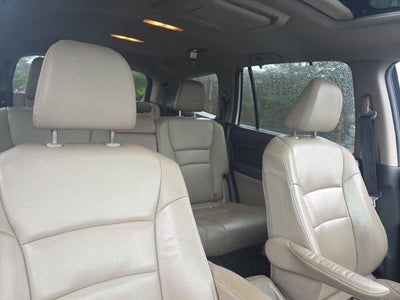 2016 Honda Pilot AWD EX-L with DVD Rear Entertainment System