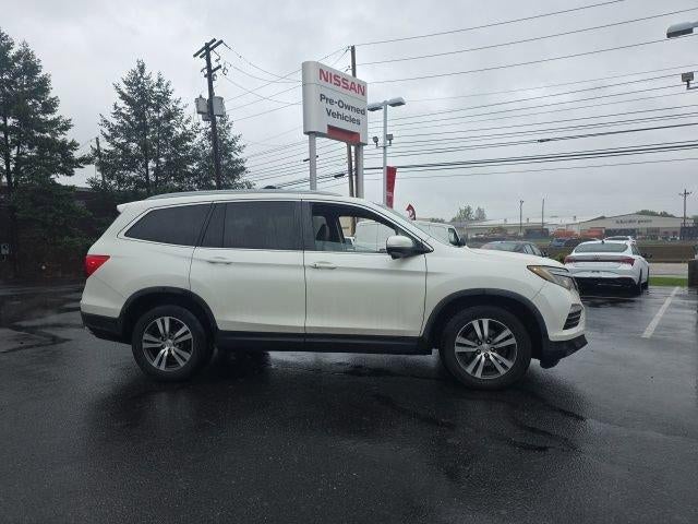 2016 Honda Pilot AWD EX-L with DVD Rear Entertainment System