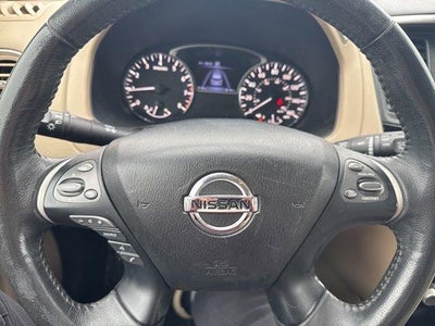 2017 Nissan Pathfinder SV