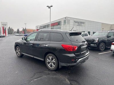 2017 Nissan Pathfinder SV