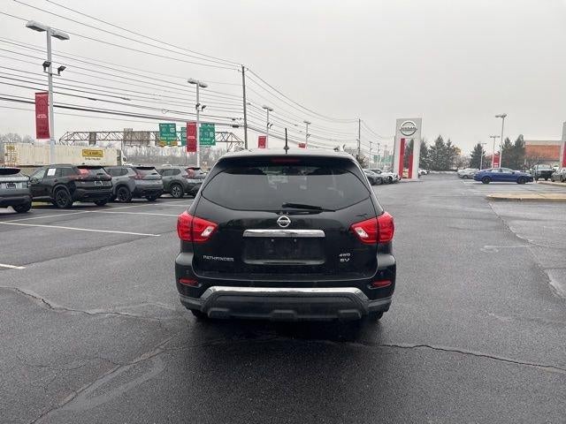 2017 Nissan Pathfinder SV