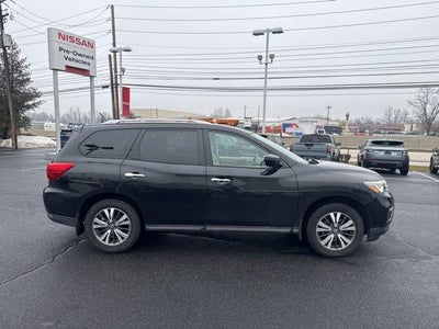 2017 Nissan Pathfinder SV
