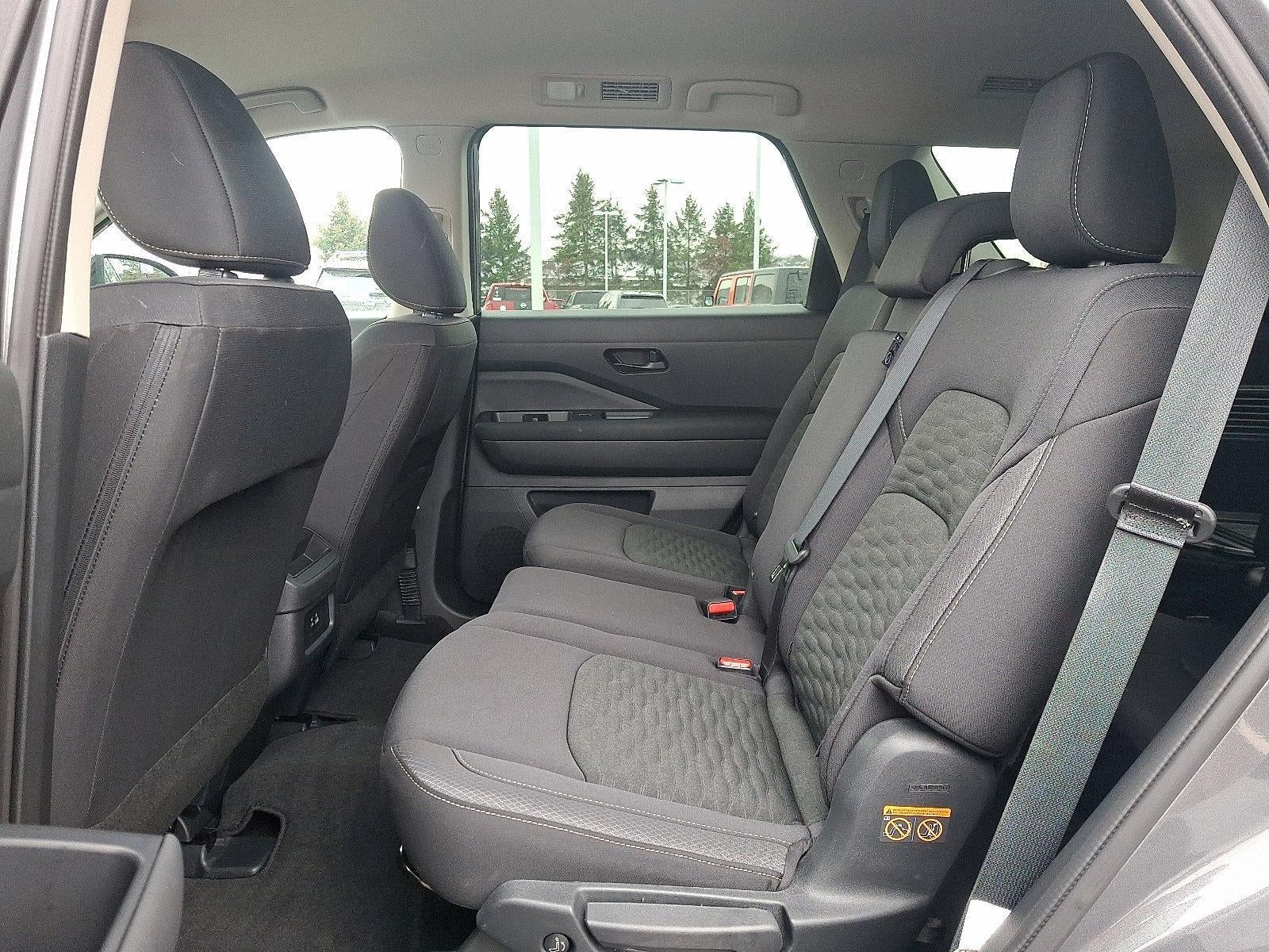 2025 Nissan Pathfinder S