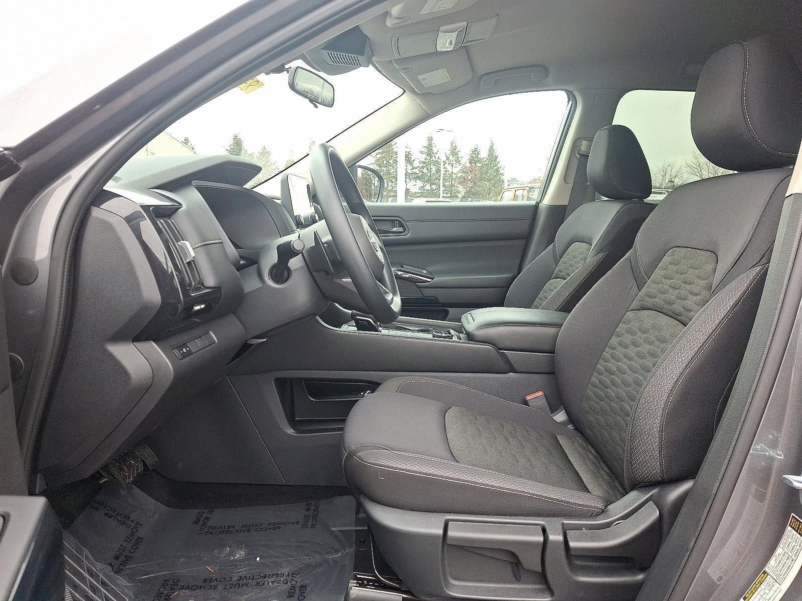 2025 Nissan Pathfinder S