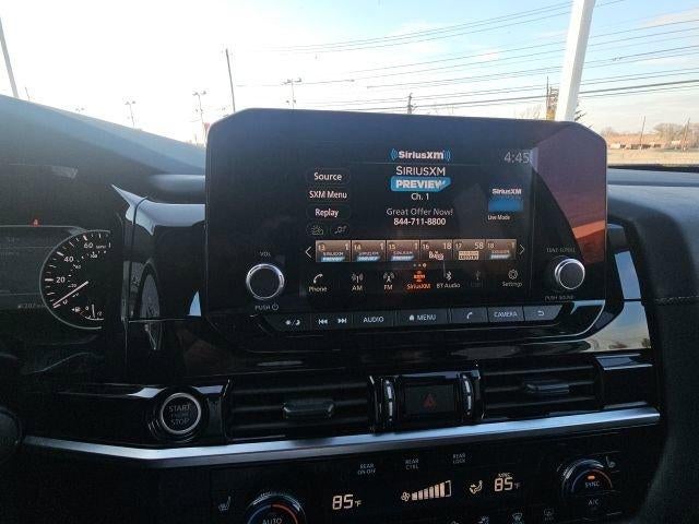 2024 Nissan Pathfinder SV